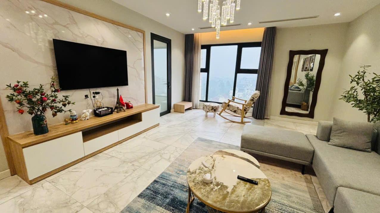 Apartment Nest Seekers - D'leroi Soleil Building - Lakeview *