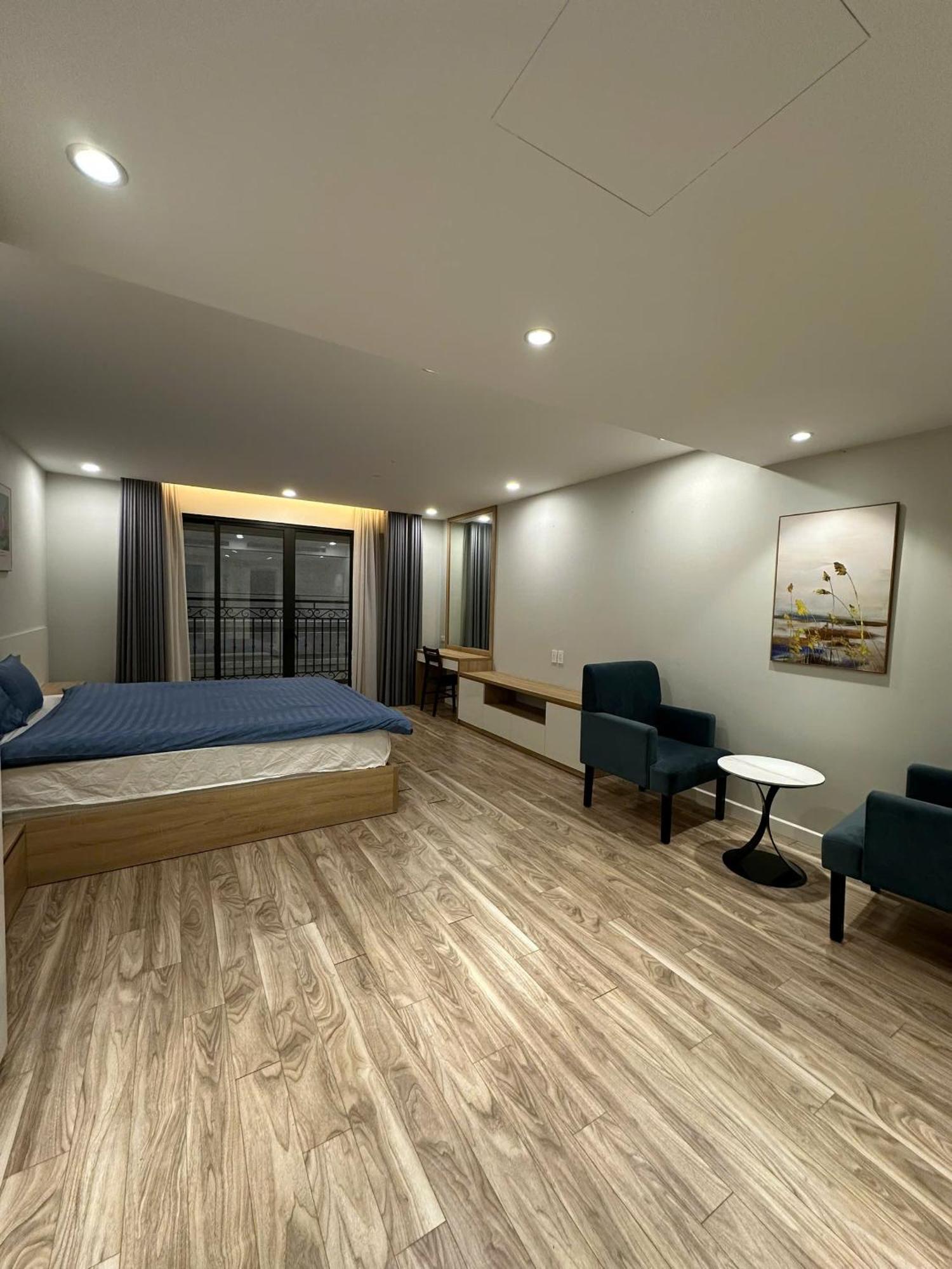 Apartment Nest Seekers - D'leroi Soleil Building - Lakeview